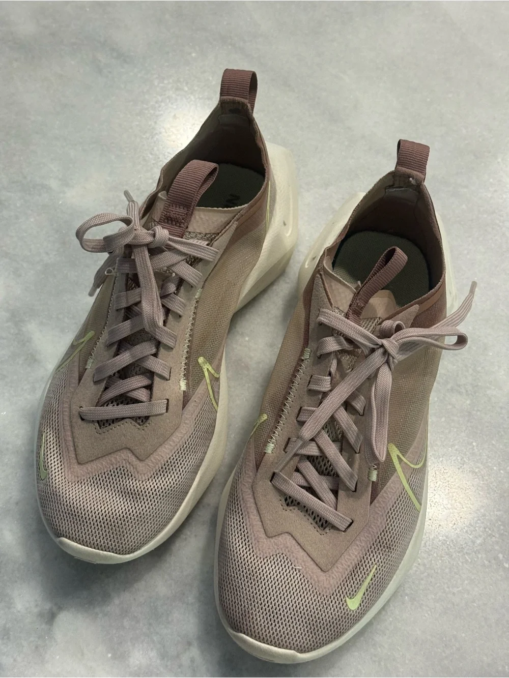 Nike Women’s Sneakers size 6.5, Vista Lite Fossil Jogging Sport.